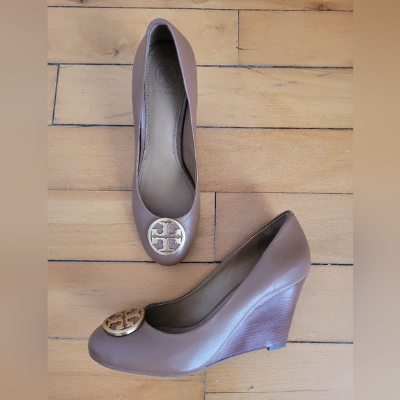 Tory Burch Brown Wedge Shoes - Picture 1 of 6